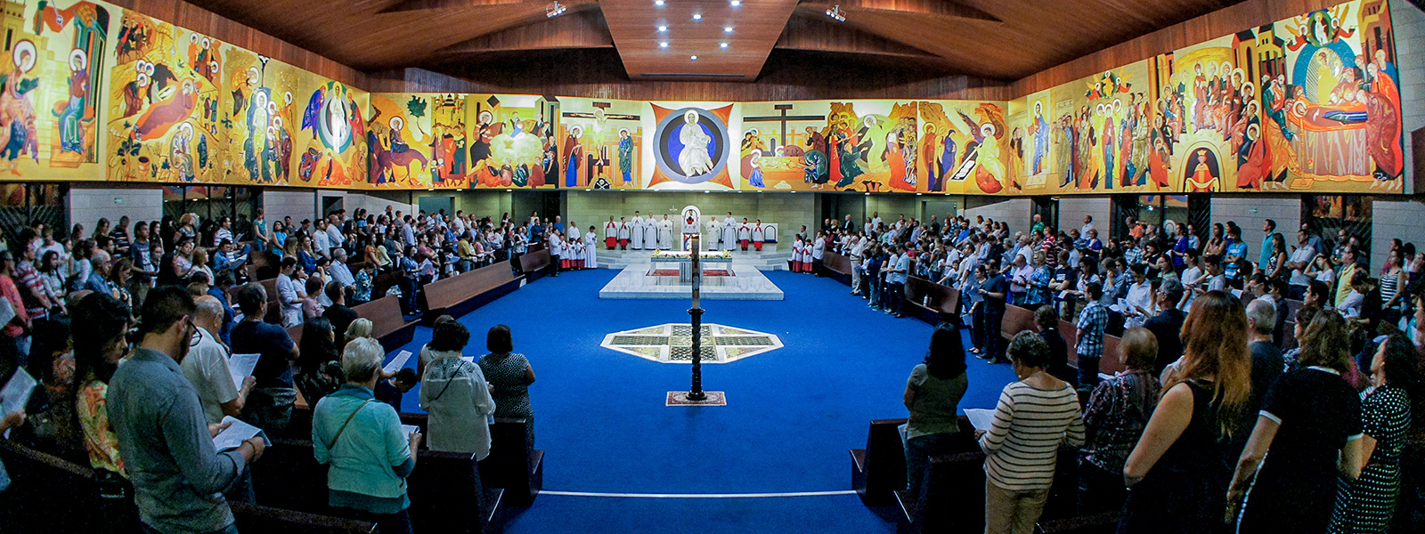 Assembleia cristã - Espaço Litúrgico - Paróquia Nossa Senhor da Esperança - Asa Norte, Brasília/DF